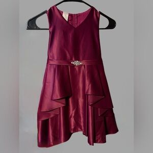 Julia Lee little girls formal burgundy/purple dress with decorative pin size 6.